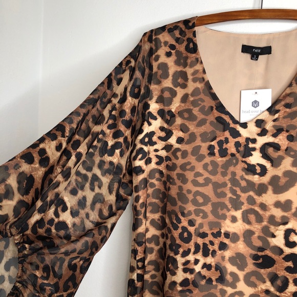 VICI FATE Leopard Print Sheer Balloon Sleeve Blouse Size Small NWT - Picture 6 of 16